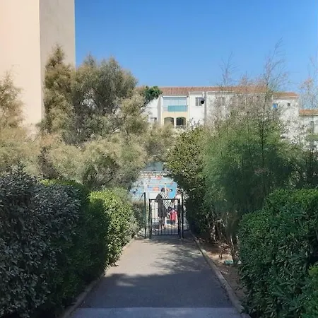 T2 Rez De Jardin Avec Piscine Et Tennis * Fréjus