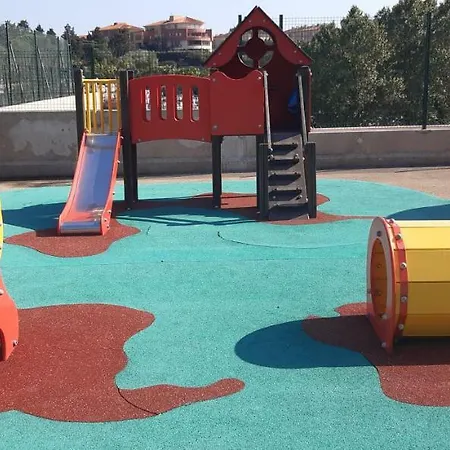 T2 Rez De Jardin Avec Piscine Et Tennis *
