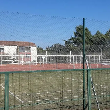 T2 Rez De Jardin Avec Piscine Et Tennis *